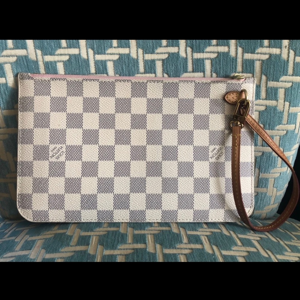 Louis Vuitton Neverfull Pouch-Azur
